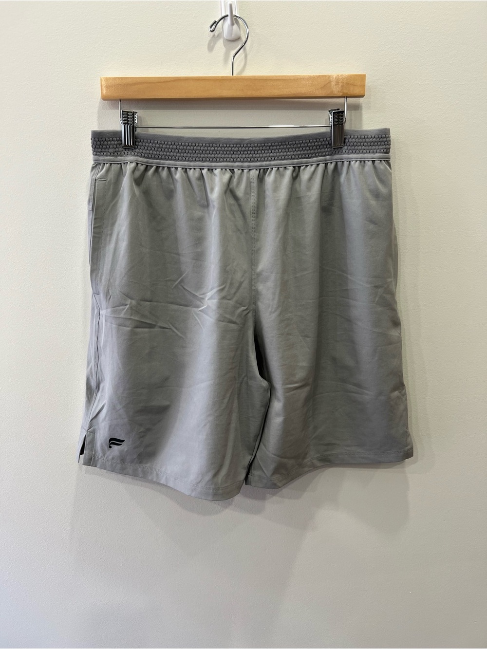 Fabletics Men’s Lined Athletic Shirts Size Large Gray Training Gym Running